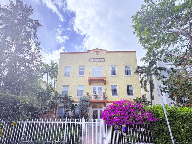 Bristol Condo photo 2